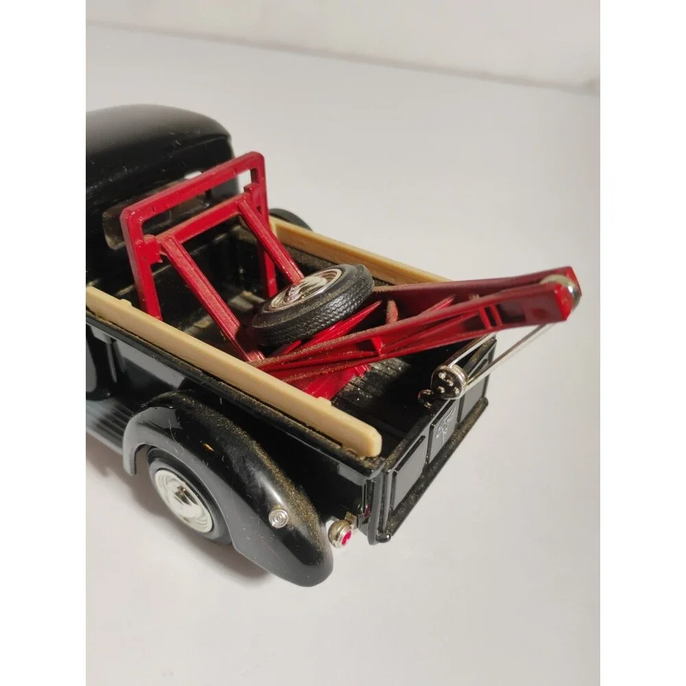 1/24 MOTORMAX 1940 FORD TOW TRUCK BLACK Silver Wheels